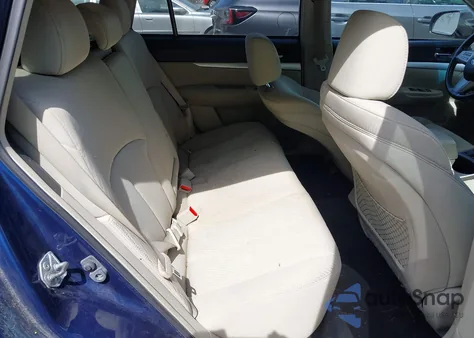 2010 Subaru Outback 2.5I Premium z USA, uszkodzony, nr VIN 4S4BRBCC5A3380206